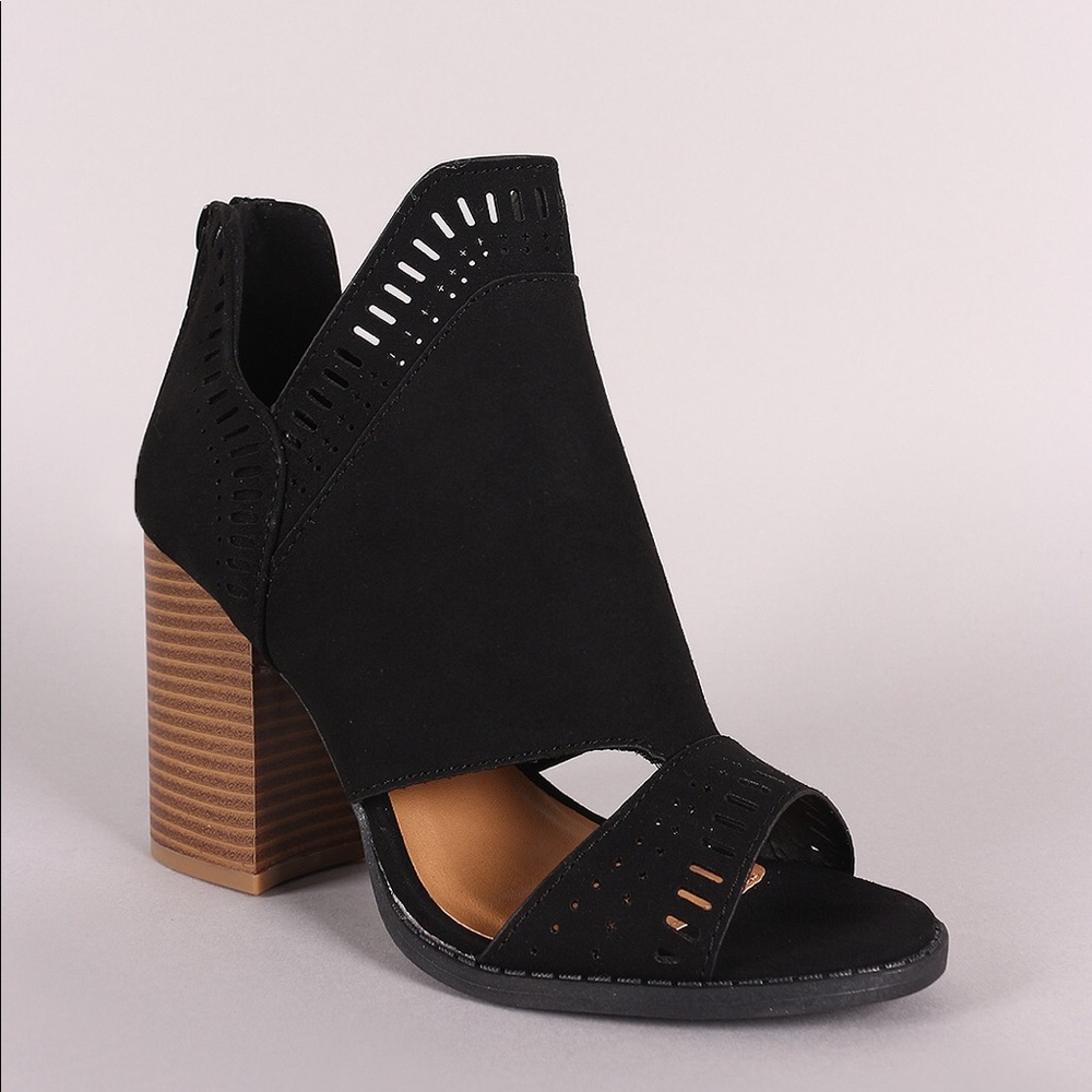 🎉NEW 🎉LADIES BLACK V-CUT CHUNKY HEEL SANDALS - Picture 5 of 8